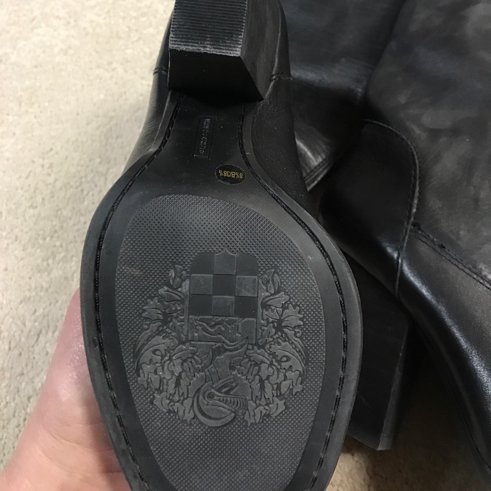 Boots - Picture 4 of 5